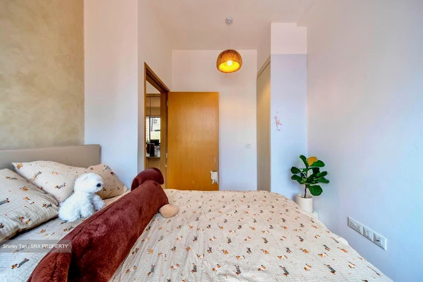 The Red House (D15), Apartment #561489601